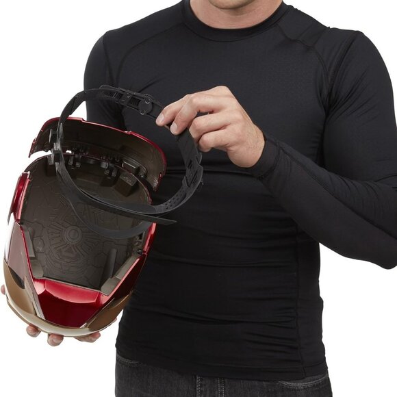 Marvel Legends Series Iron Man Electronic Helmet - Picture 9 of 14